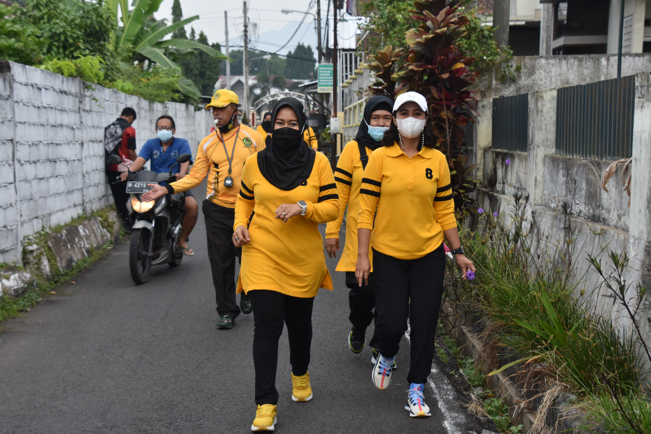 Jaga imunitas Dimasa Pandemi, Persit Korem 073/Makutarama Laksanakan Olahraga Jalan Sehat